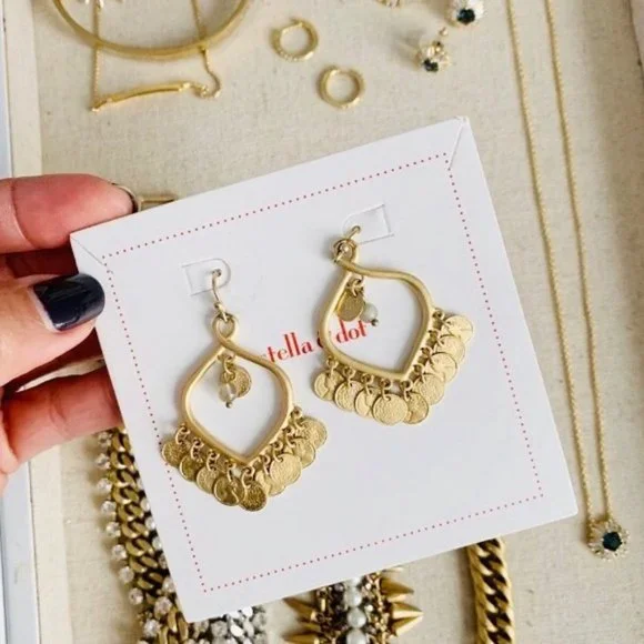 Stella & Dot | Exotic GOLD Coin Disc Rio Dangle Chandelier Earrings Retiโฆ - Picture 1 of 8